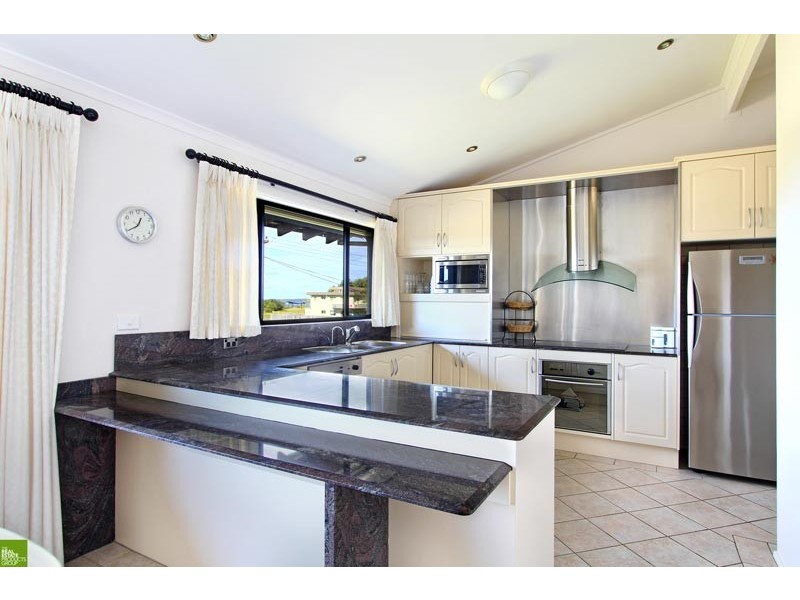 26 Osborne Parade, Warilla NSW 2528