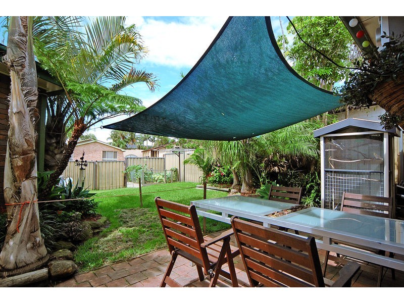9 Woodlands Drive, Barrack Heights NSW 2528