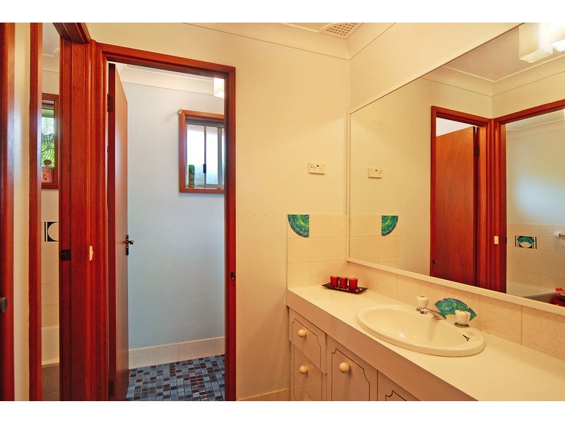9 Woodlands Drive, Barrack Heights NSW 2528