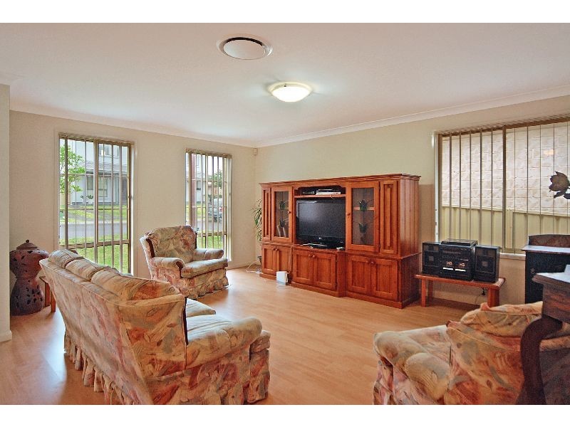 12 Pickersgill Way, Shell Cove NSW 2529