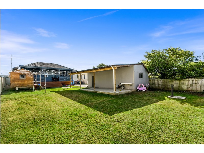 7 Barnes Street, Warilla NSW 2528
