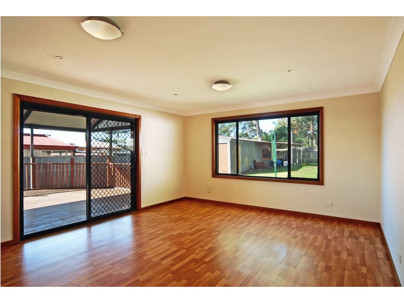 14 Eleanor Avenue, Oak Flats NSW 2529