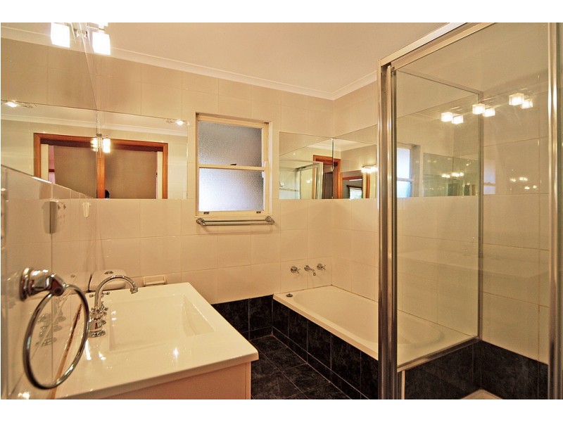 14 Eleanor Avenue, Oak Flats NSW 2529