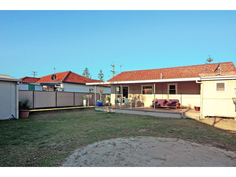 42 Kurrajong Street, Windang NSW 2528