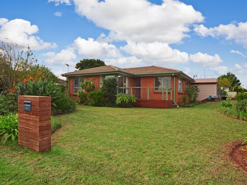 21 Hayes Avenue, Mount Warrigal NSW 2528