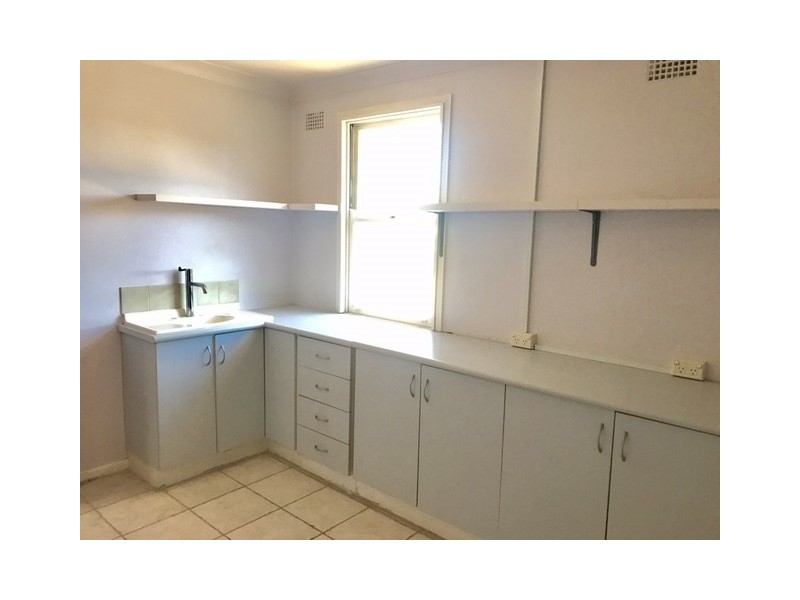 32 Lake Entrance Road, Warilla NSW 2528