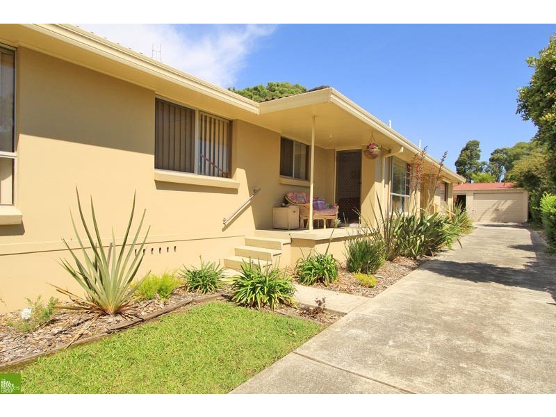 2/57 Parkes St, Oak Flats NSW 2529