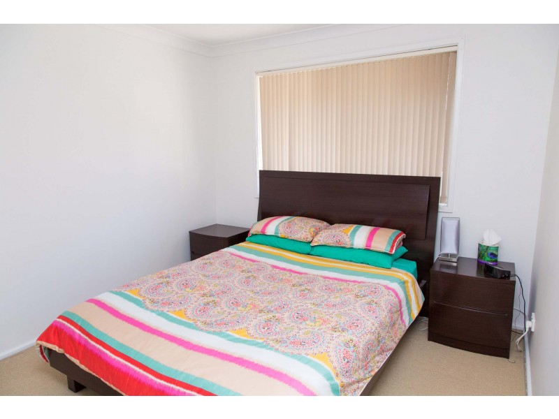 2/57 Parkes St, Oak Flats NSW 2529