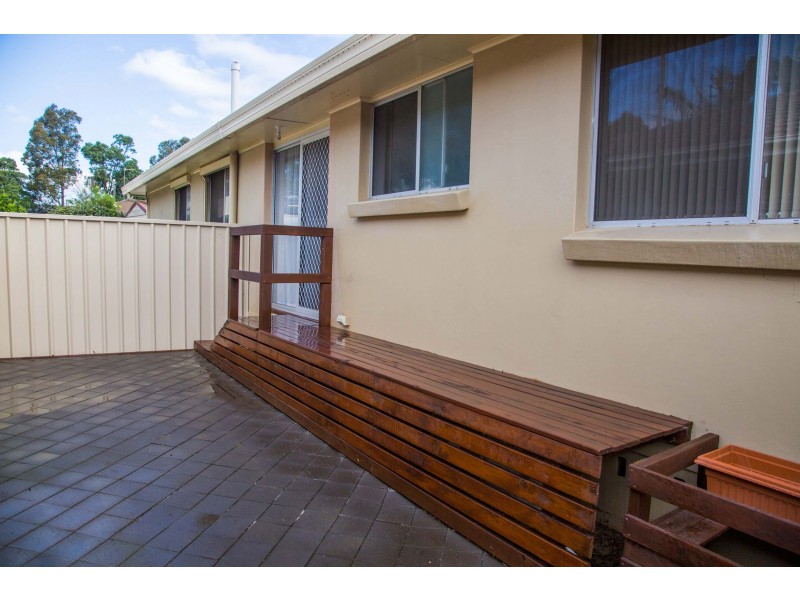 2/57 Parkes St, Oak Flats NSW 2529