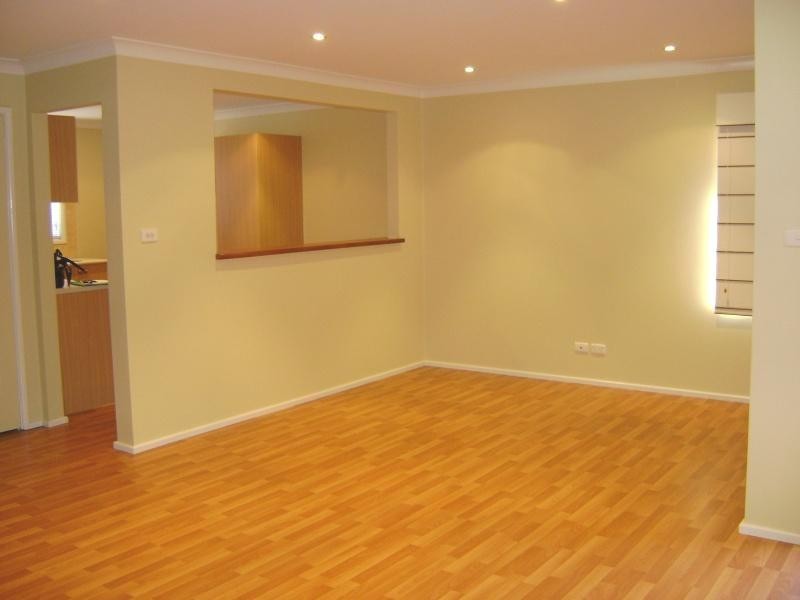 2/5 Henley Avenue, Wollongong NSW 2500