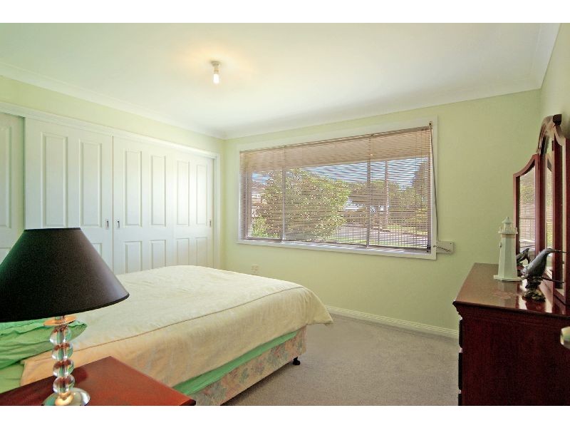 9 Cuthbert Drive, Mount Warrigal NSW 2528