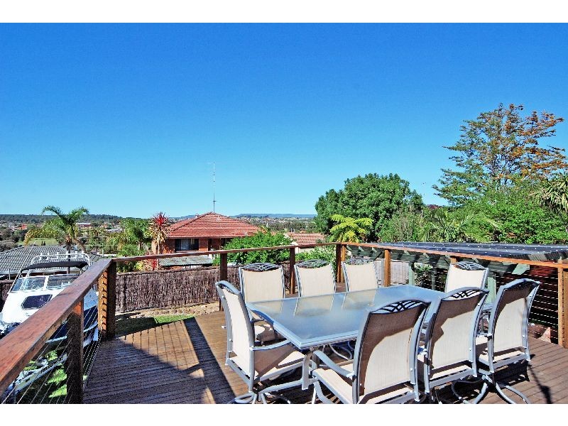 9 Cuthbert Drive, Mount Warrigal NSW 2528