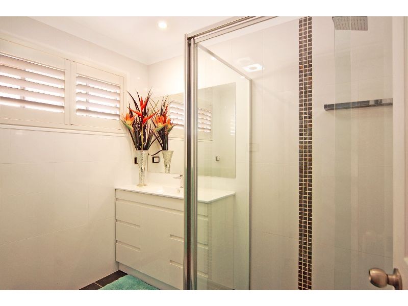 9 Cuthbert Drive, Mount Warrigal NSW 2528