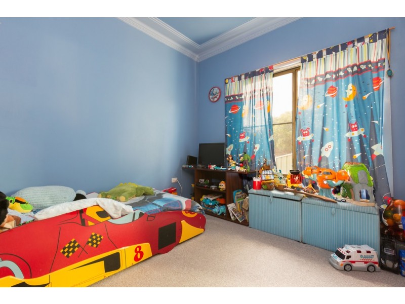 8 Kiara Place, Primbee NSW 2502