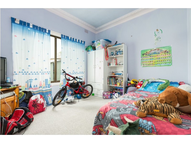 8 Kiara Place, Primbee NSW 2502