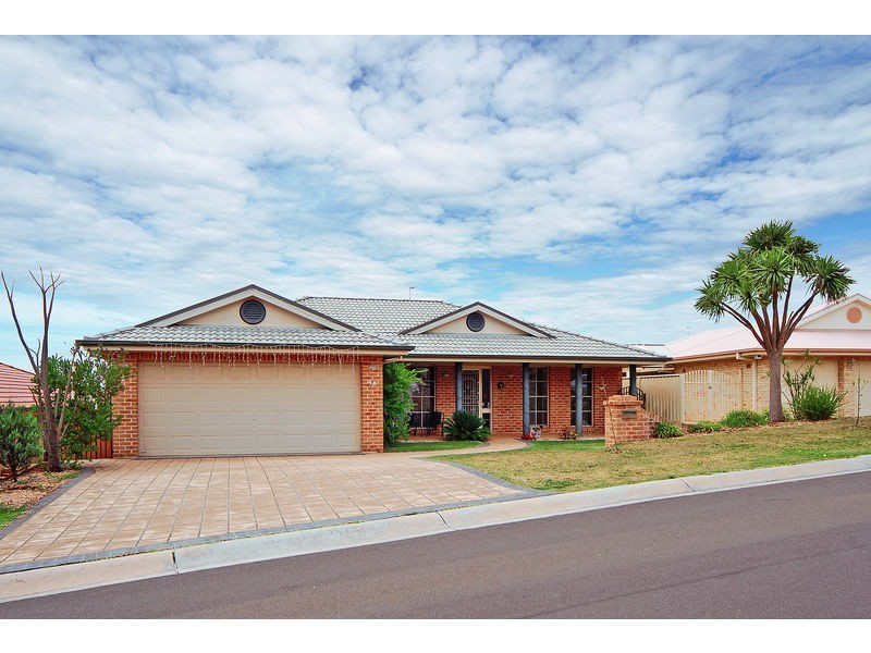 48 Dampier Crescent, Shell Cove NSW 2529