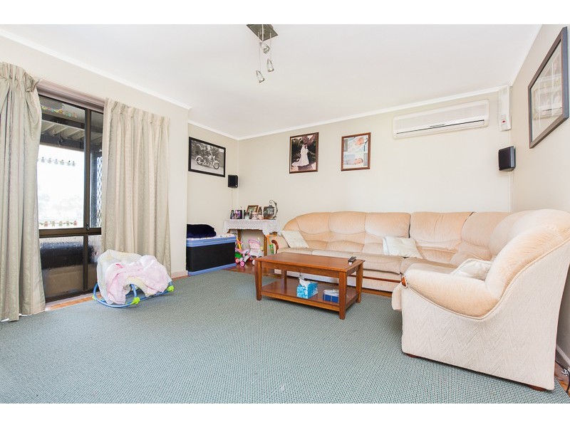 70 Benaud Crescent, Warilla NSW 2528