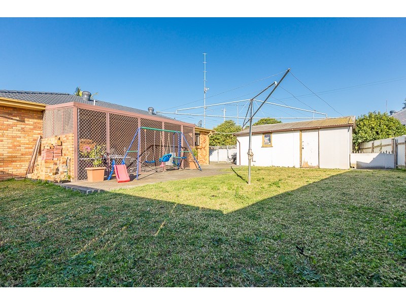 70 Benaud Crescent, Warilla NSW 2528
