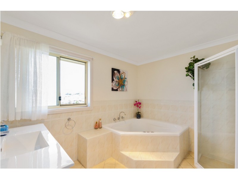 7 Yarle Crescent, Flinders NSW 2529