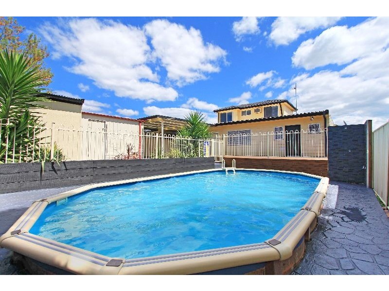 11 Hayes Avenue, Mount Warrigal NSW 2528