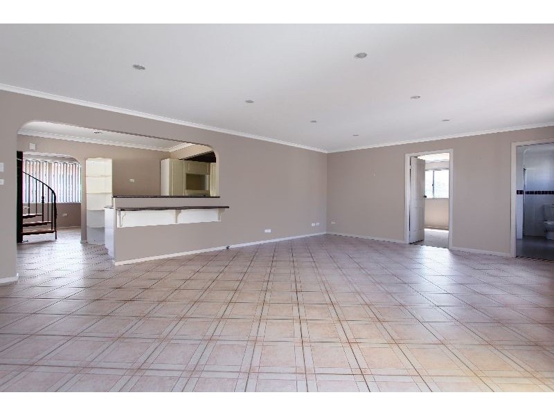 11 Hayes Avenue, Mount Warrigal NSW 2528