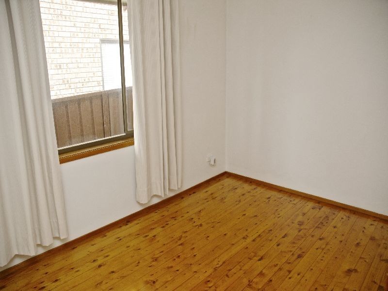 31 Shipton Crescent, Mount Warrigal NSW 2528