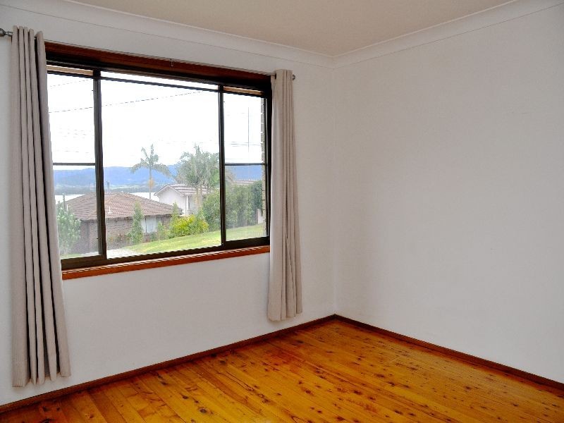 31 Shipton Crescent, Mount Warrigal NSW 2528