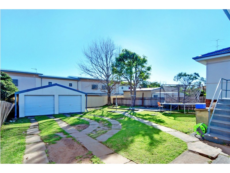 100 Lake Entrance Road, Mount Warrigal NSW 2528