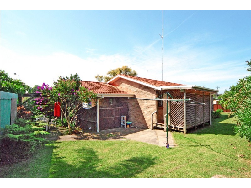 3 Woodlands Drive, Barrack Heights NSW 2528