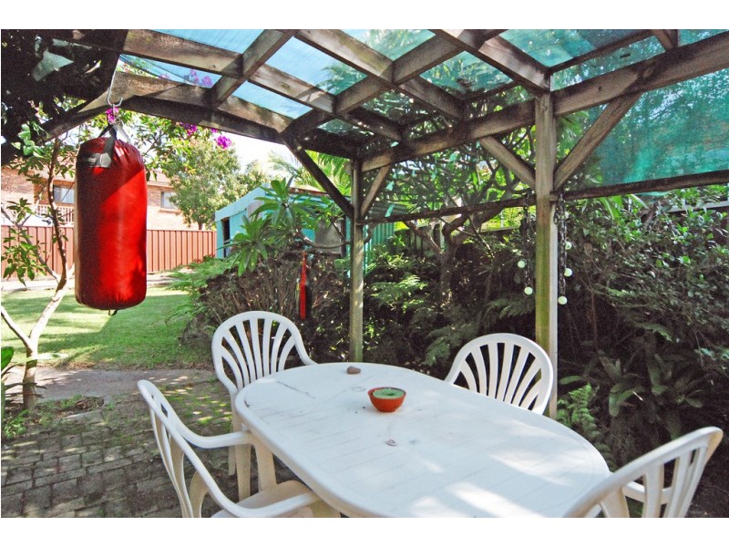 3 Woodlands Drive, Barrack Heights NSW 2528