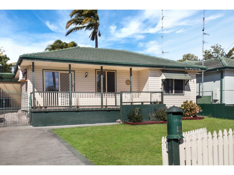 11 Chapman Avenue, Mount Warrigal NSW 2528