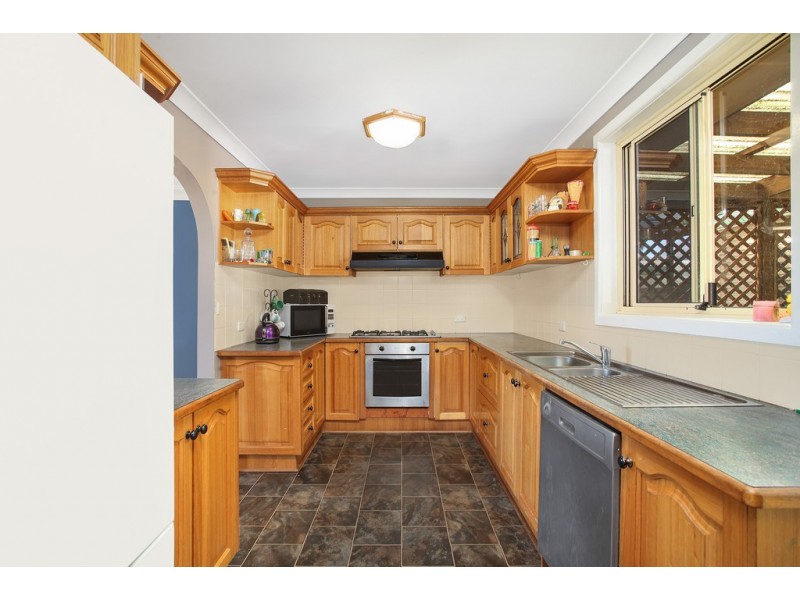 11 Chapman Avenue, Mount Warrigal NSW 2528