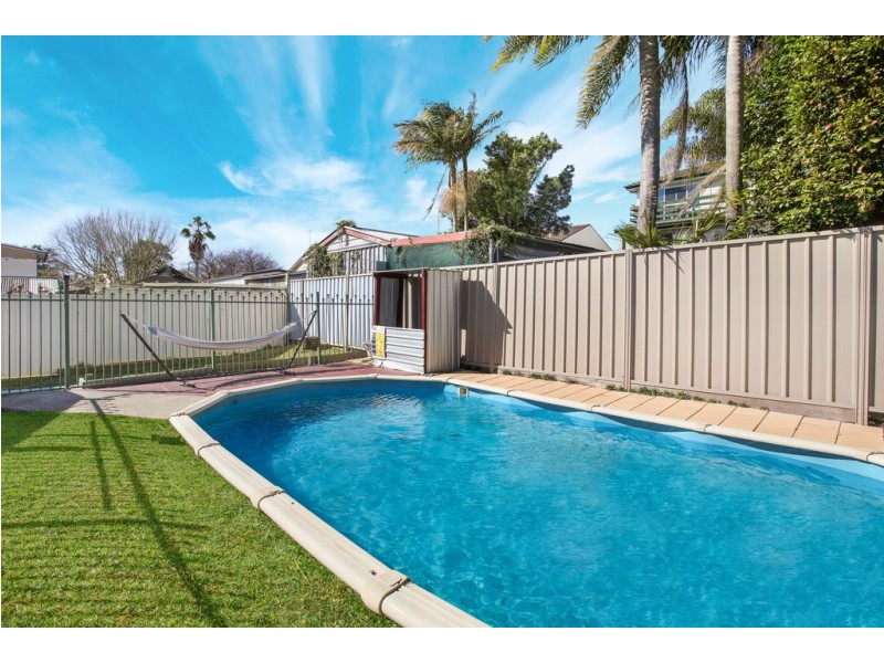 11 Chapman Avenue, Mount Warrigal NSW 2528