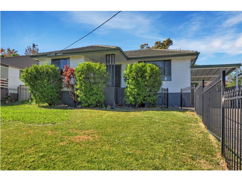 4 Andrew Crescent, Mount Warrigal NSW 2528