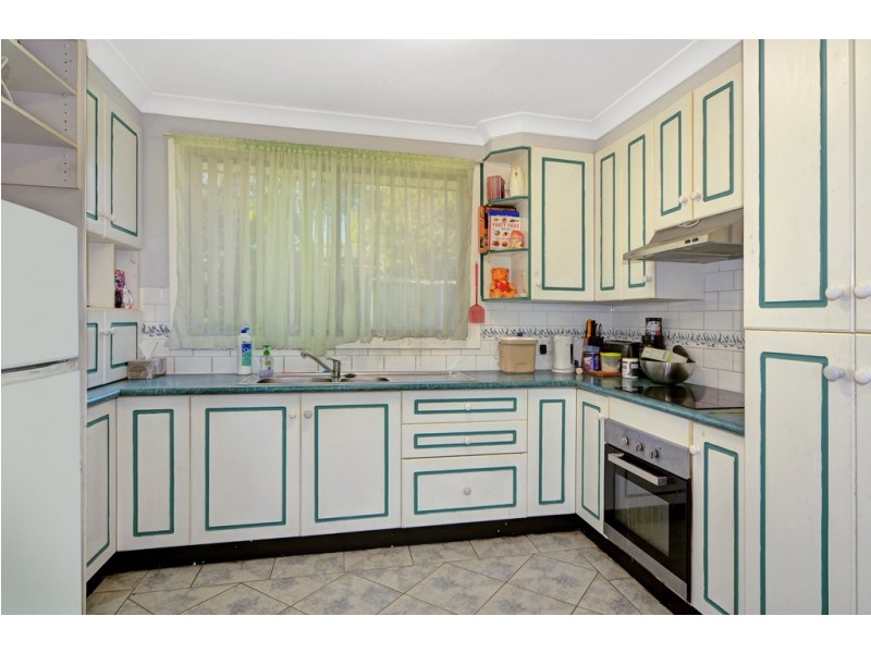 4 Andrew Crescent, Mount Warrigal NSW 2528