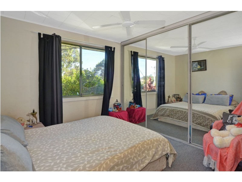4 Andrew Crescent, Mount Warrigal NSW 2528