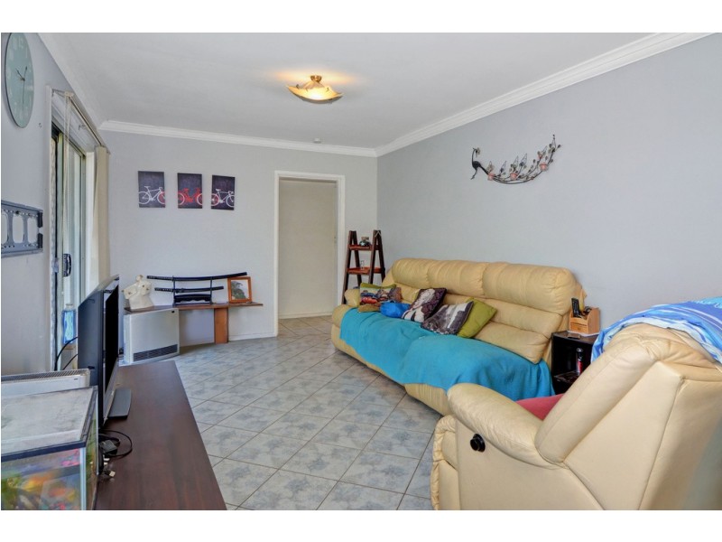 4 Andrew Crescent, Mount Warrigal NSW 2528