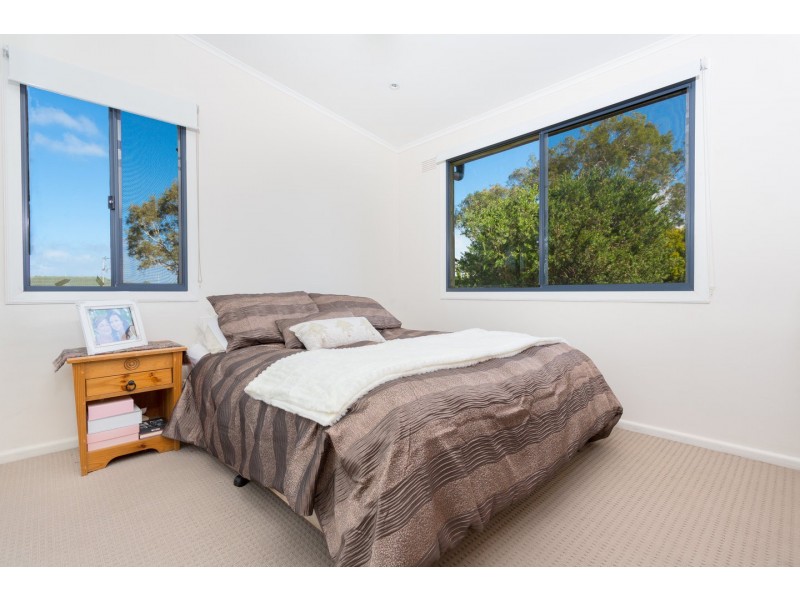29 Marchant Crescent, Mount Warrigal NSW 2528