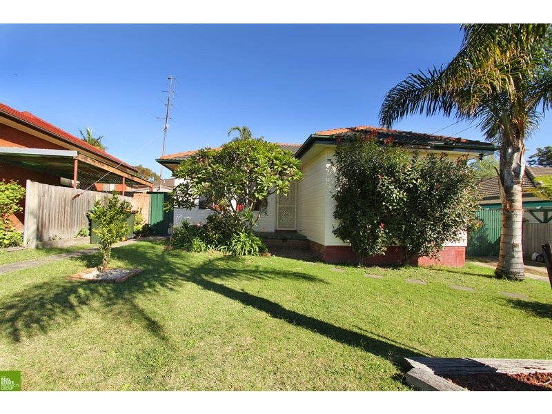 82 Leawarra Avenue, Barrack Heights NSW 2528