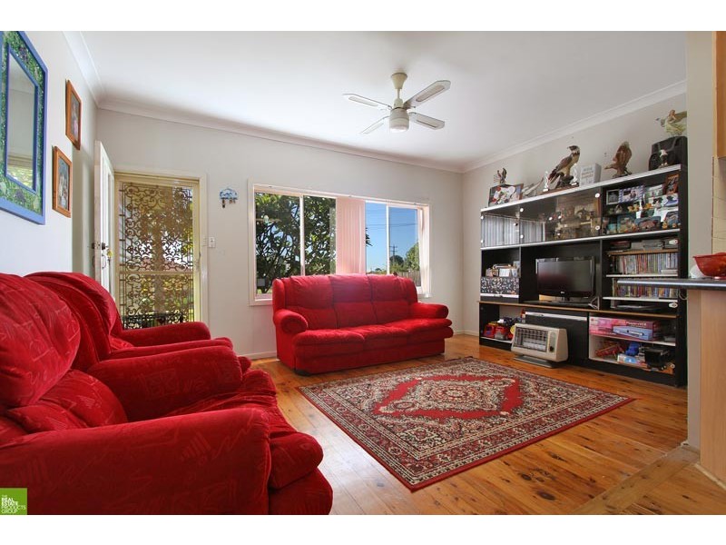 82 Leawarra Avenue, Barrack Heights NSW 2528