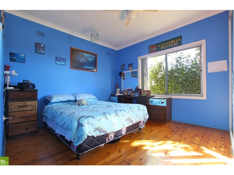 82 Leawarra Avenue, Barrack Heights NSW 2528