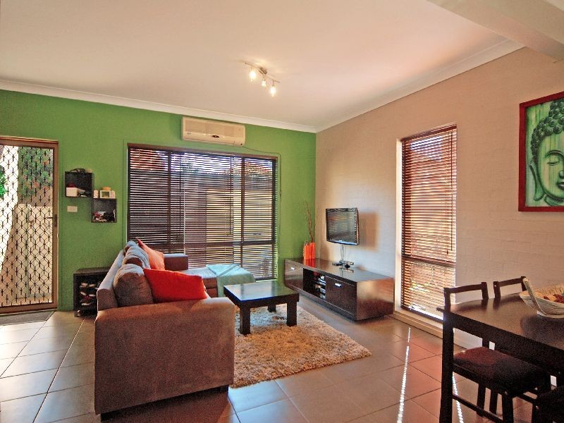 4/11 Grove Circuit, Lake Illawarra NSW 2528