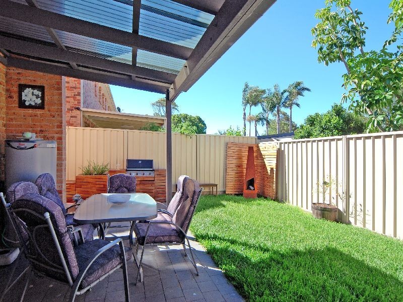 4/11 Grove Circuit, Lake Illawarra NSW 2528