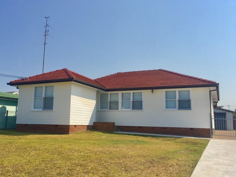 31 Madigan Boulevarde, Mount Warrigal NSW 2528