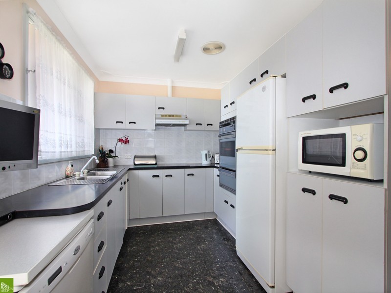 38 Hayes Avenue, Mount Warrigal NSW 2528