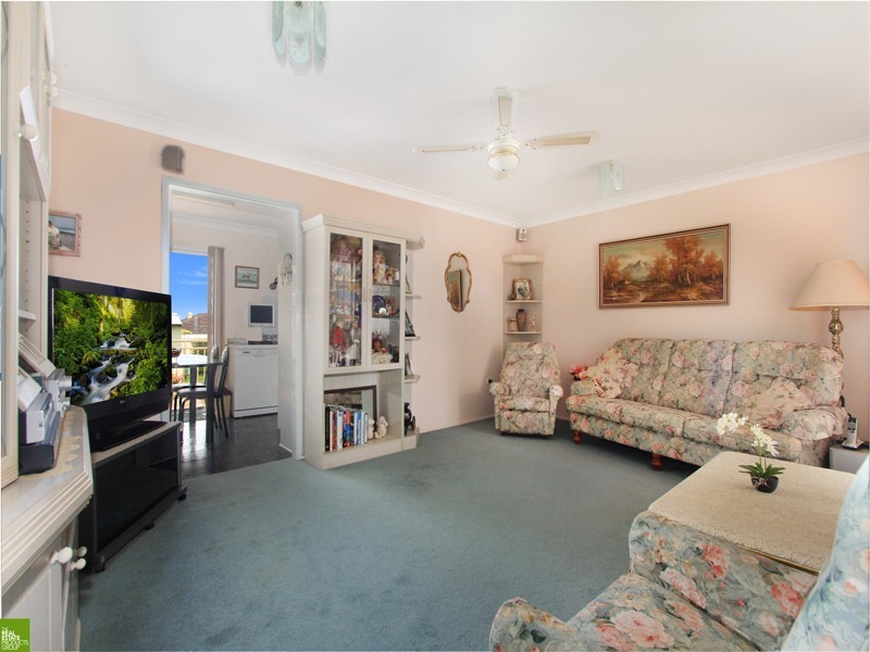 38 Hayes Avenue, Mount Warrigal NSW 2528