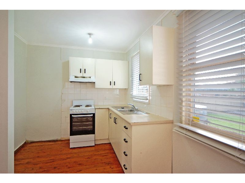 38 Day Street, Lake Illawarra NSW 2528