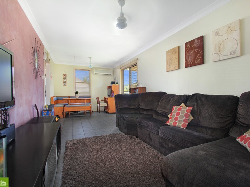 8 Jones Avenue, Mount Warrigal NSW 2528