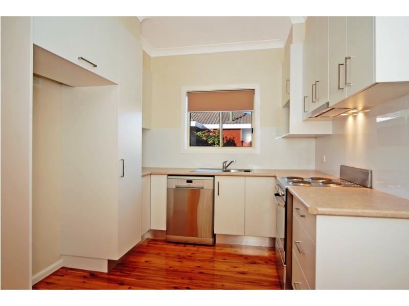 31 Ocean Street, Windang NSW 2528