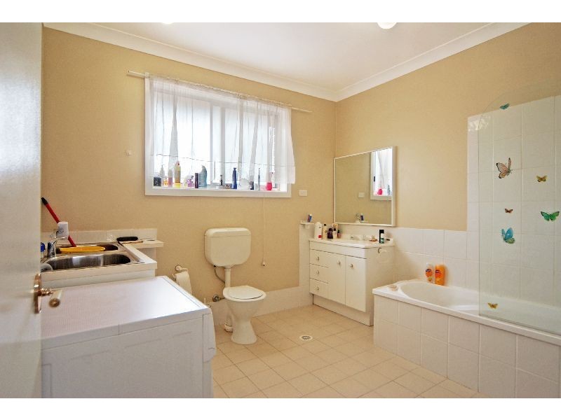 10 Lagoon Street, Barrack Heights NSW 2528